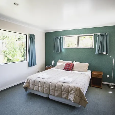 Apollo Lodge And Apartment Wanaka Room photo