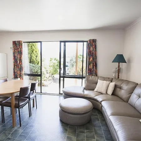 Apollo Lodge And Apartment Wanaka Room photo