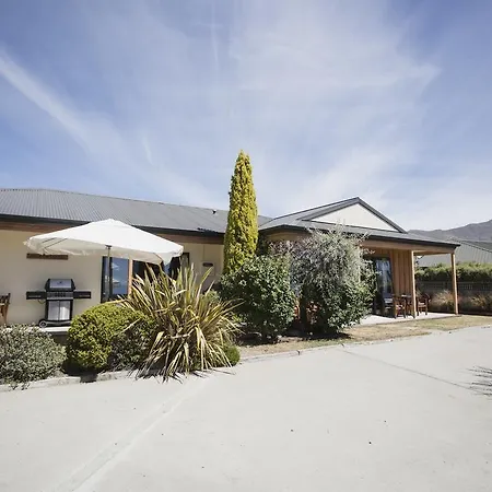 Apollo Lodge And Apartment Wanaka Room photo